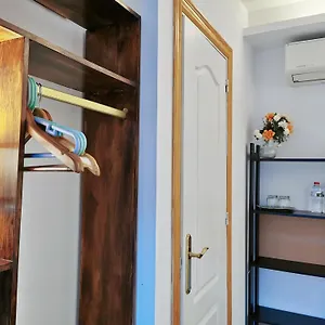 Barcelona Coronahostal Бадалона